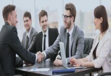 How to Keep Investors Informed Investors